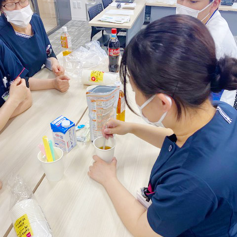 とろみ研修の様子1